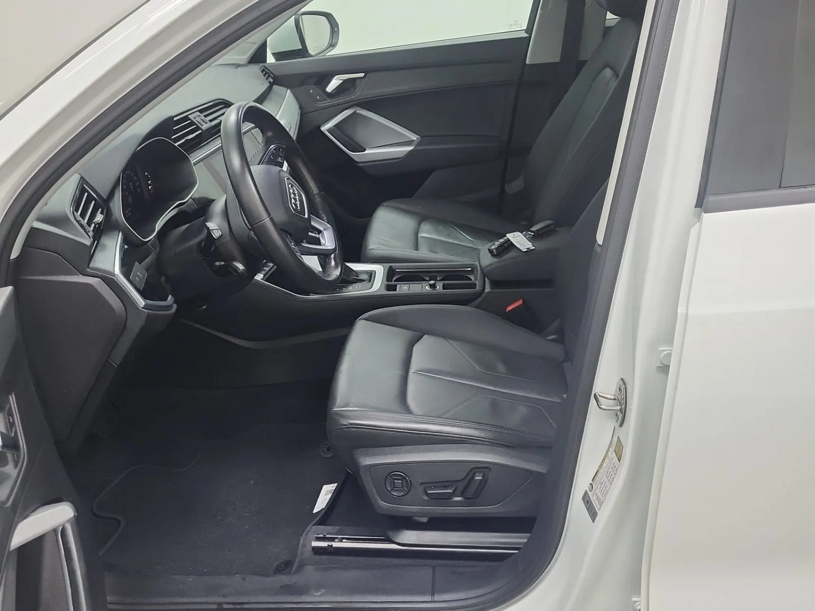 Front Interior Photo