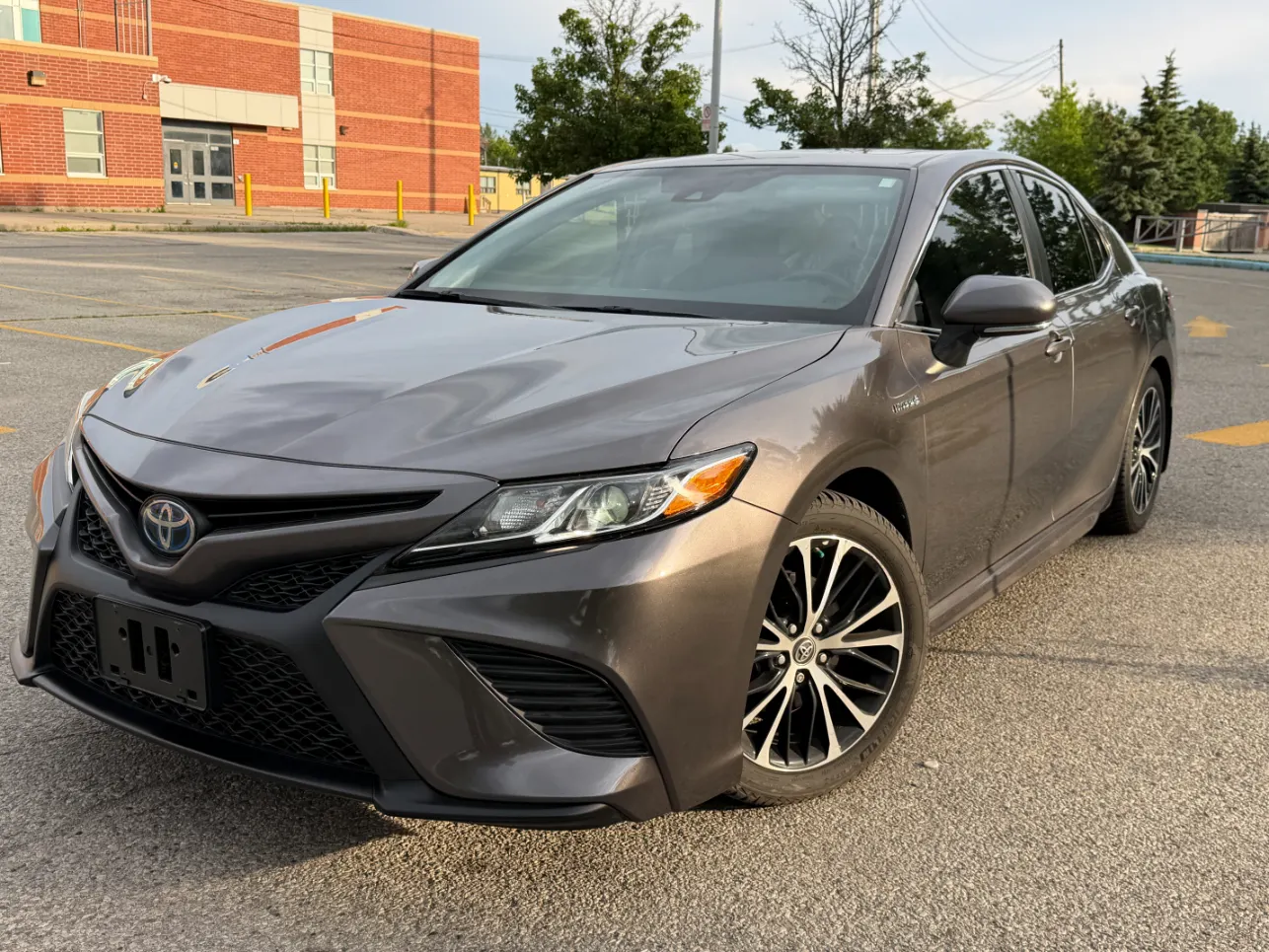 3/4 Front (Main image)