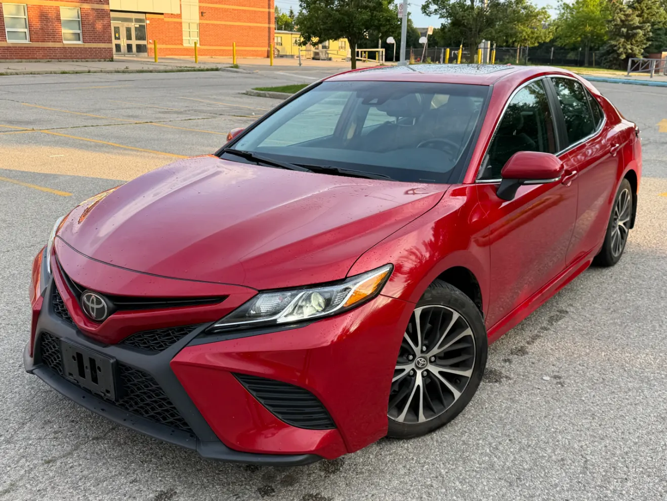 3/4 Front (Main image)