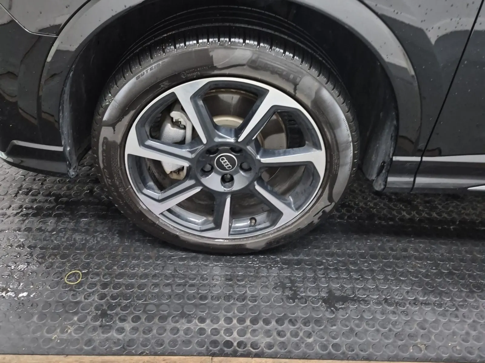 Front driver wheel/tire photo