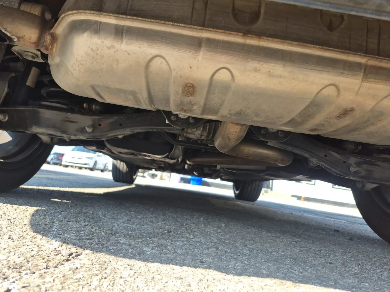 Undercarriage - Rear Photo