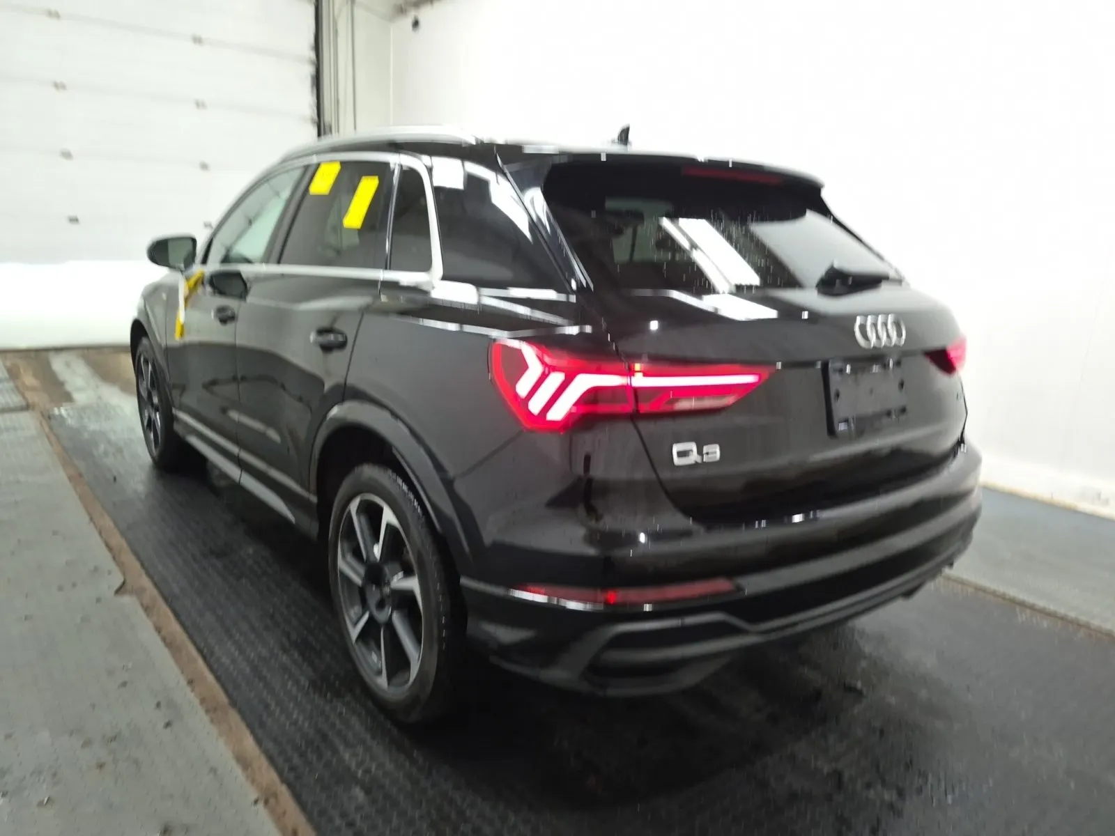 Driver Rear 3/4 Photo