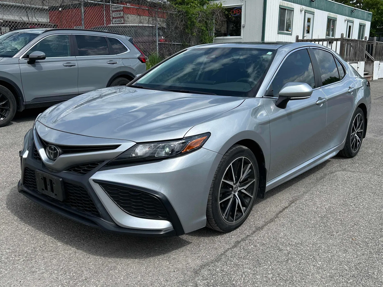 3/4 Front (Main image)