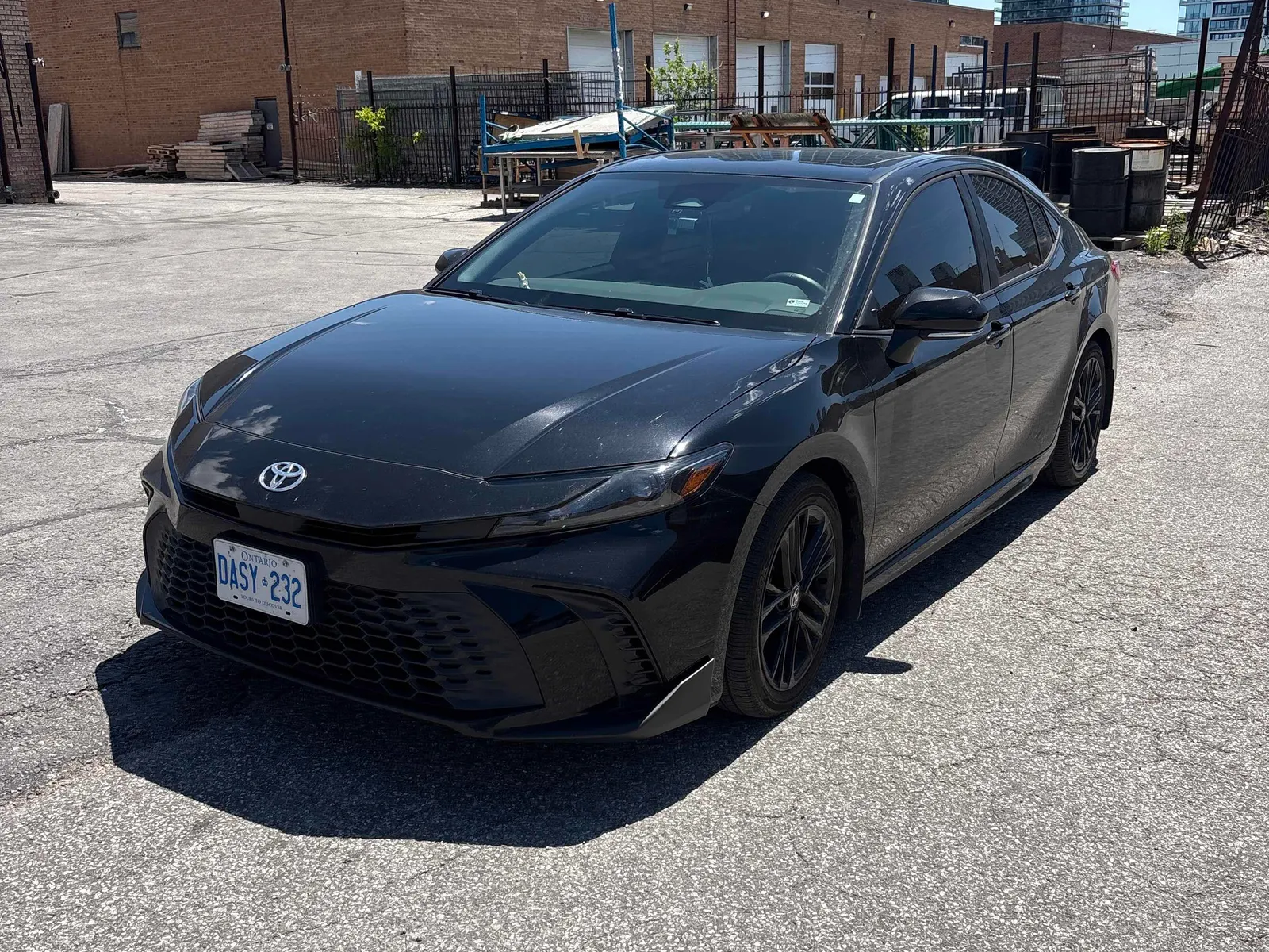 3/4 Front (Main image)