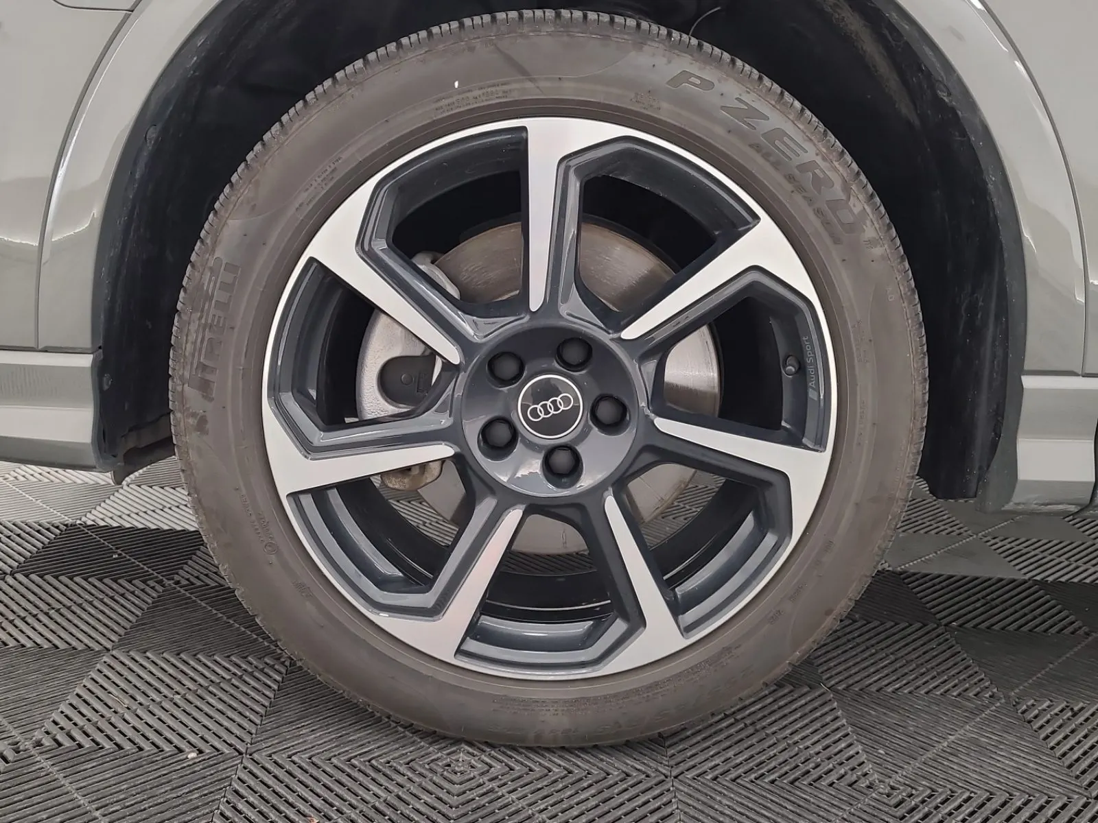 Front driver wheel/tire photo