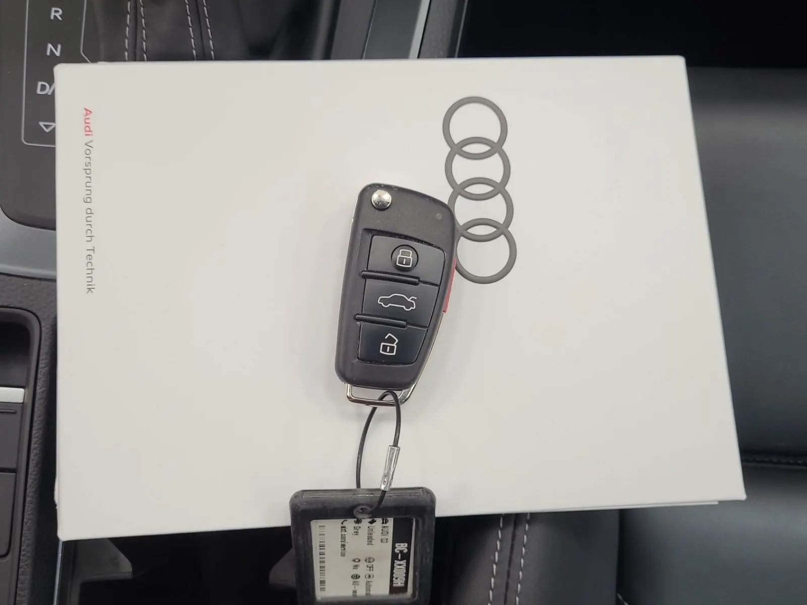 Keys/Fobs/Manual Photo