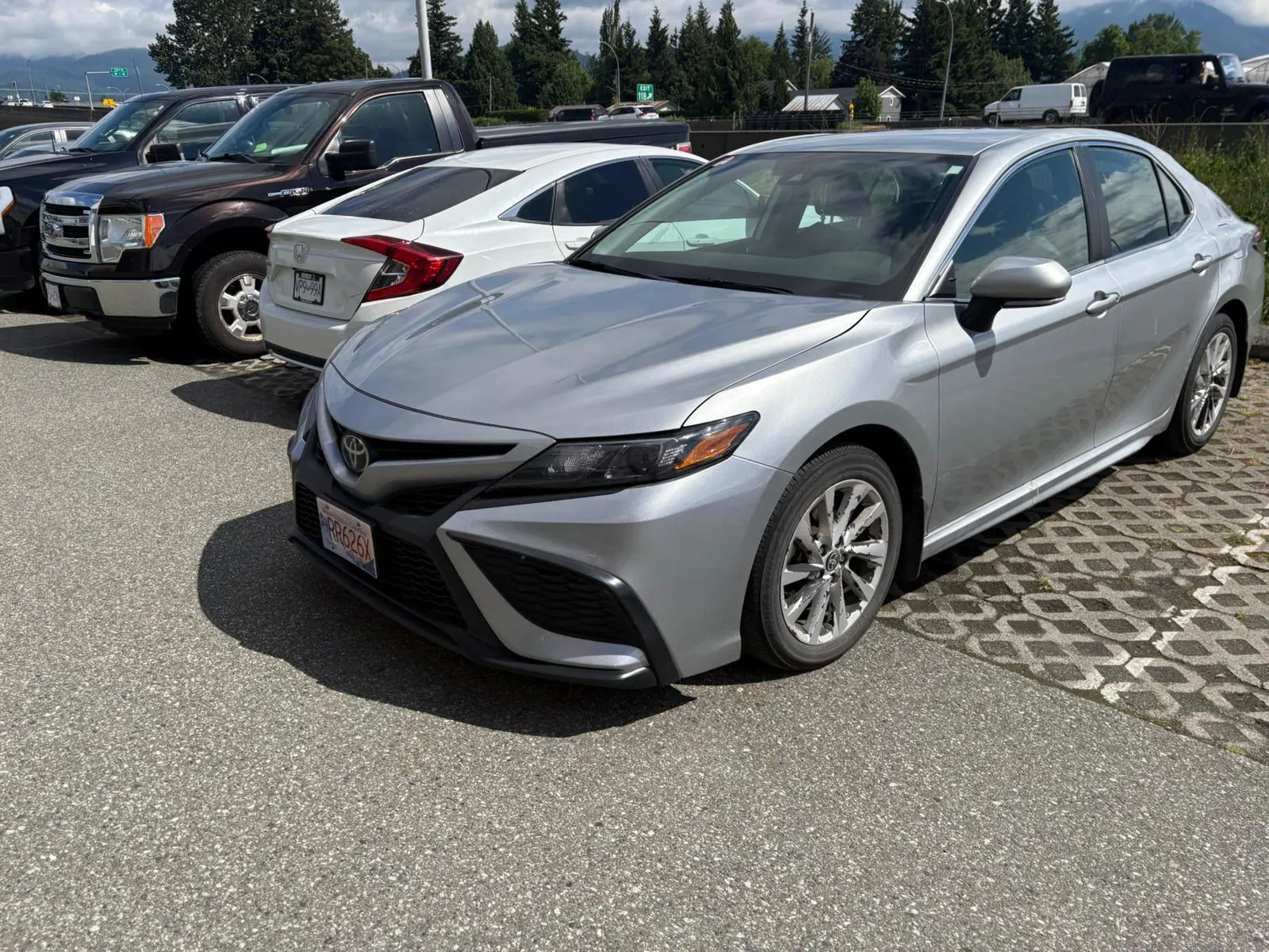 3/4 Front (Main image)