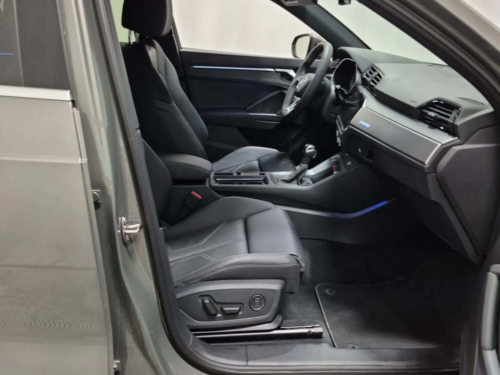 Right Side Interior Photo