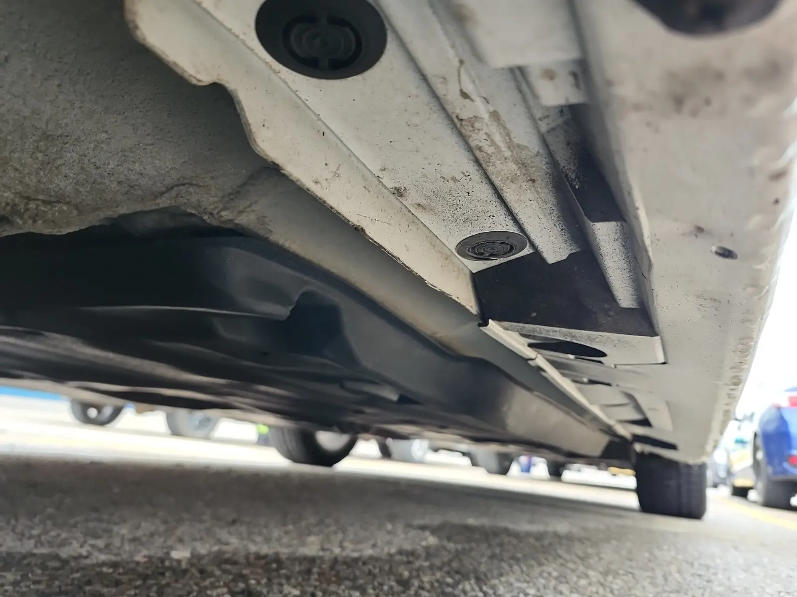 Undercarriage - Driver Photo