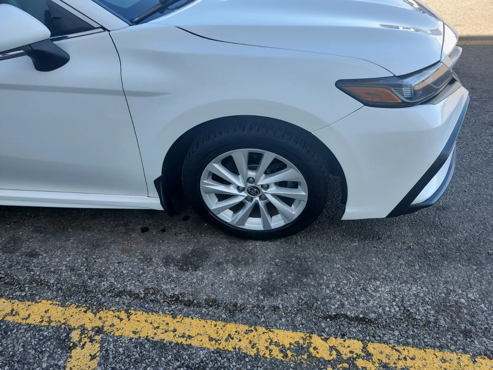 Right Front Wheel/Tire Photo