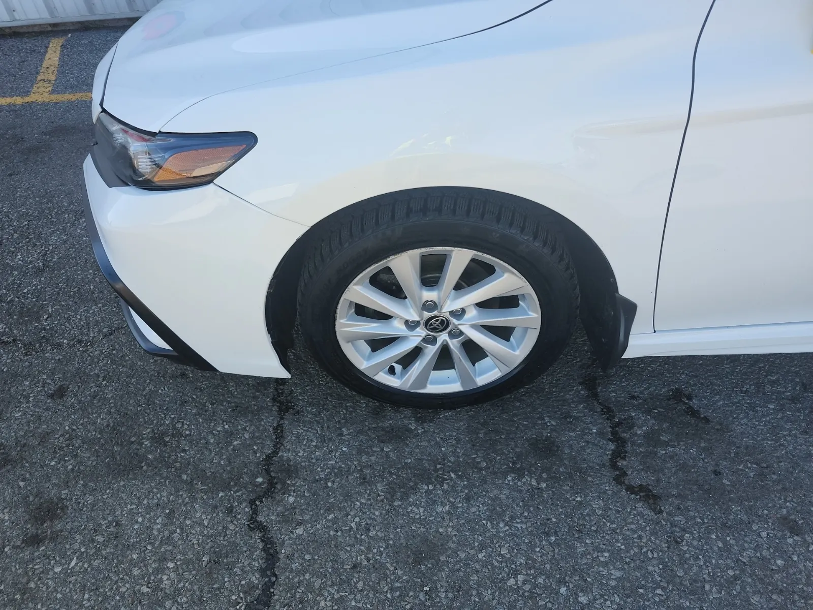 Front driver wheel/tire photo