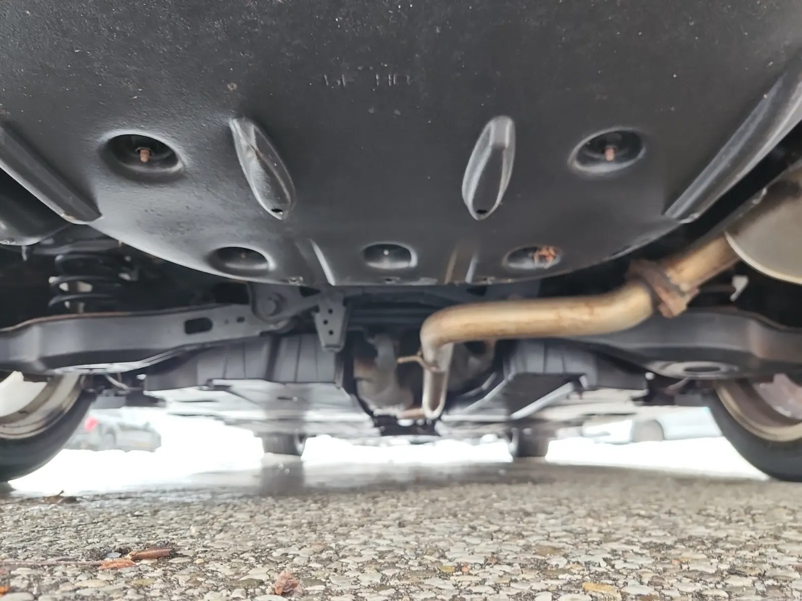 Undercarriage - Rear Photo