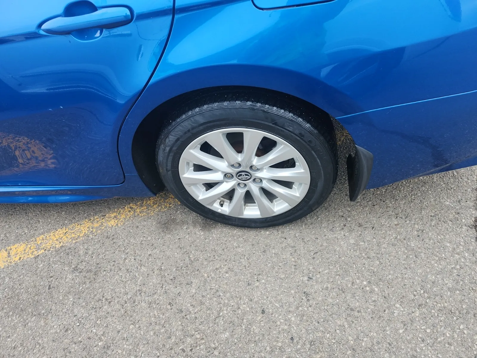 Left Rear Wheel/Tire Photo