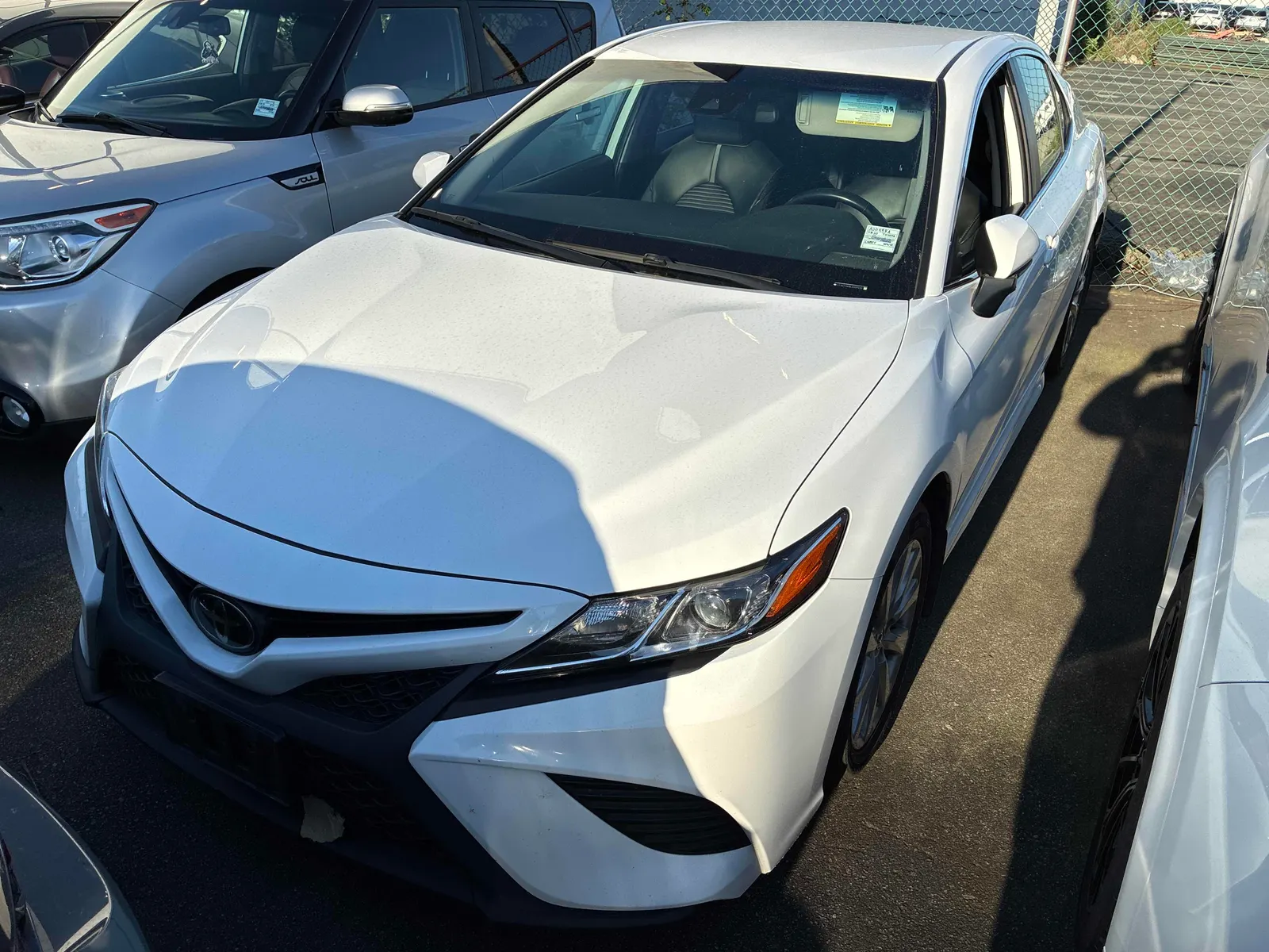 3/4 Front (Main image)