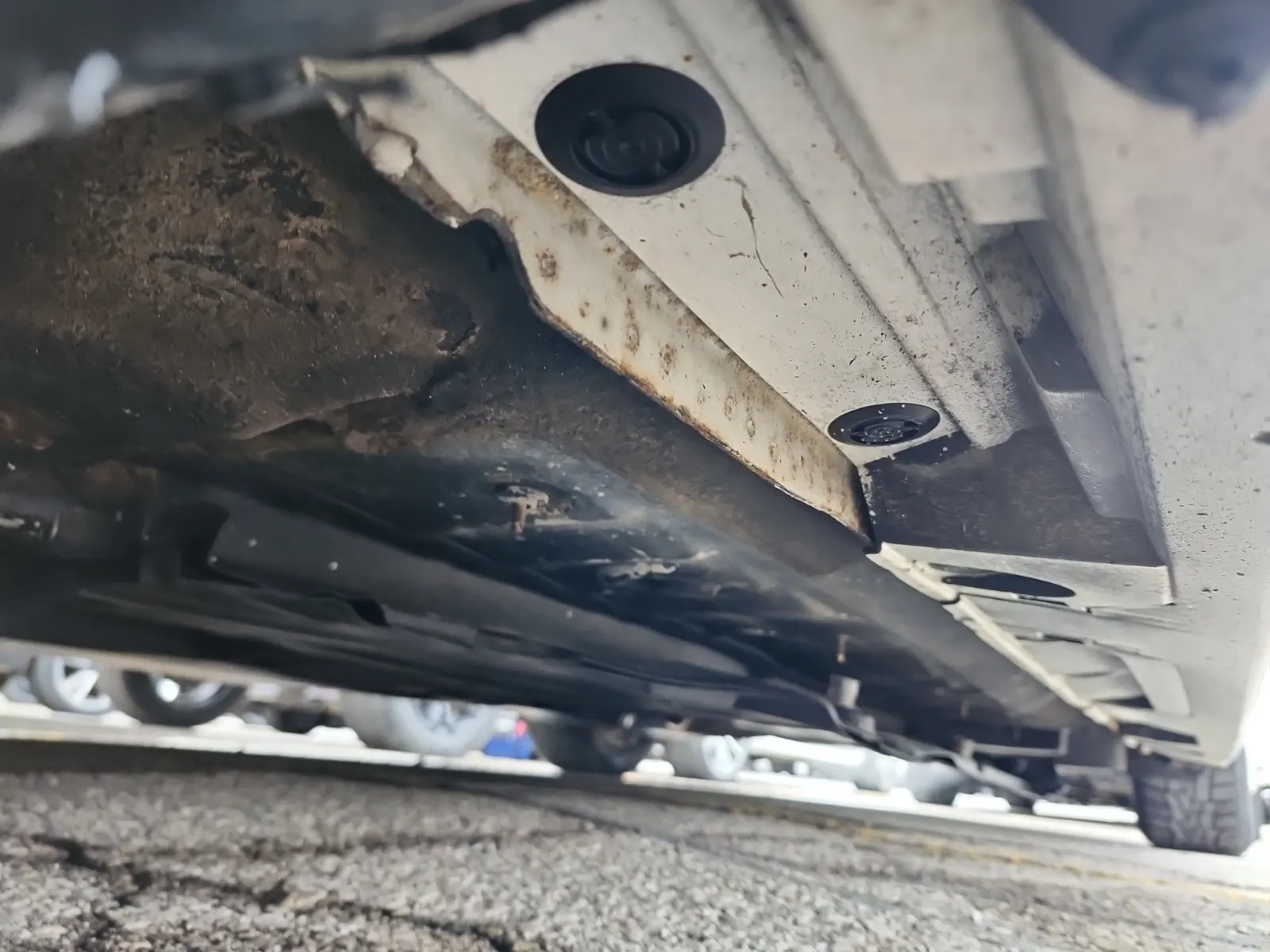 Undercarriage - Driver Photo