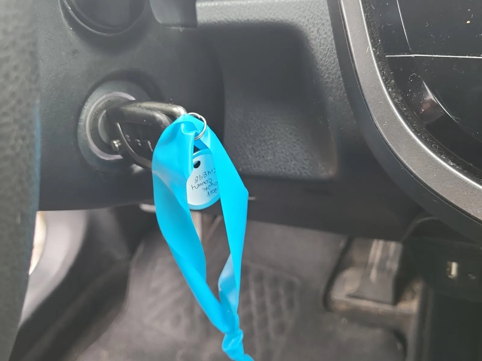 Keys/Fobs/Manual Photo