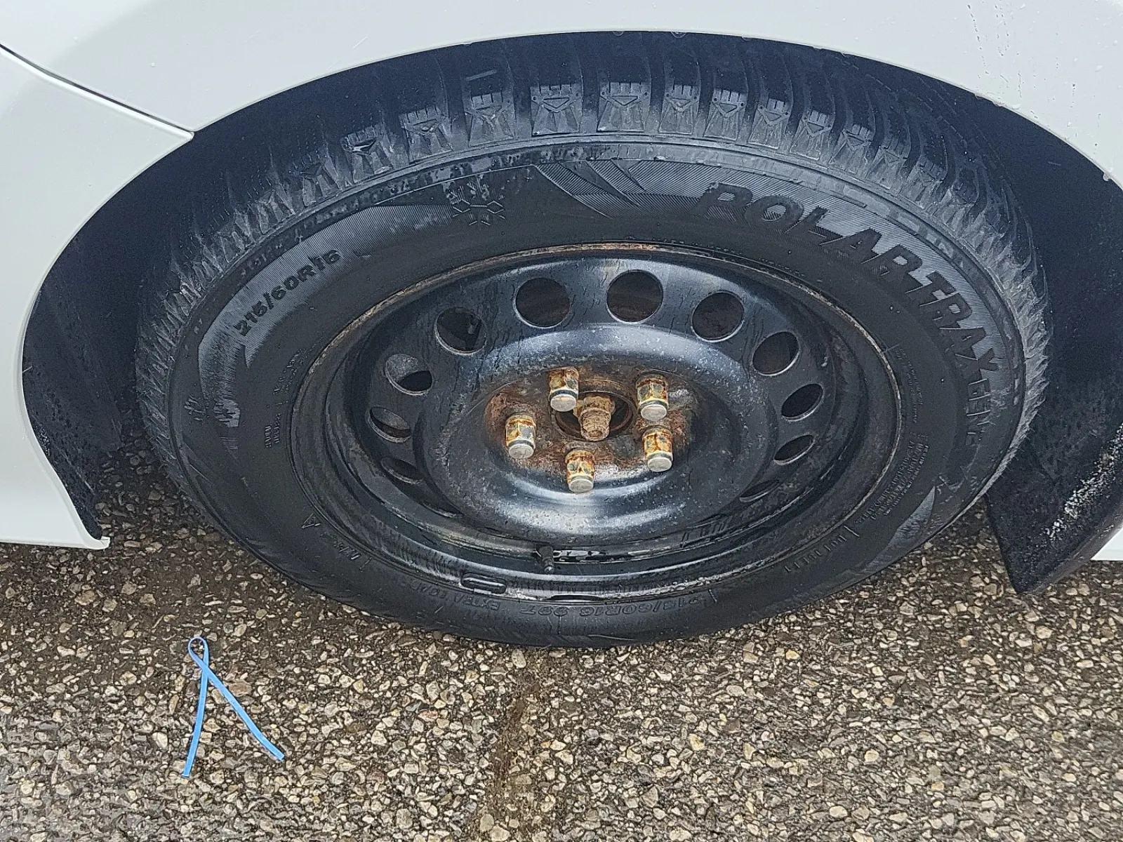 Front driver wheel/tire photo