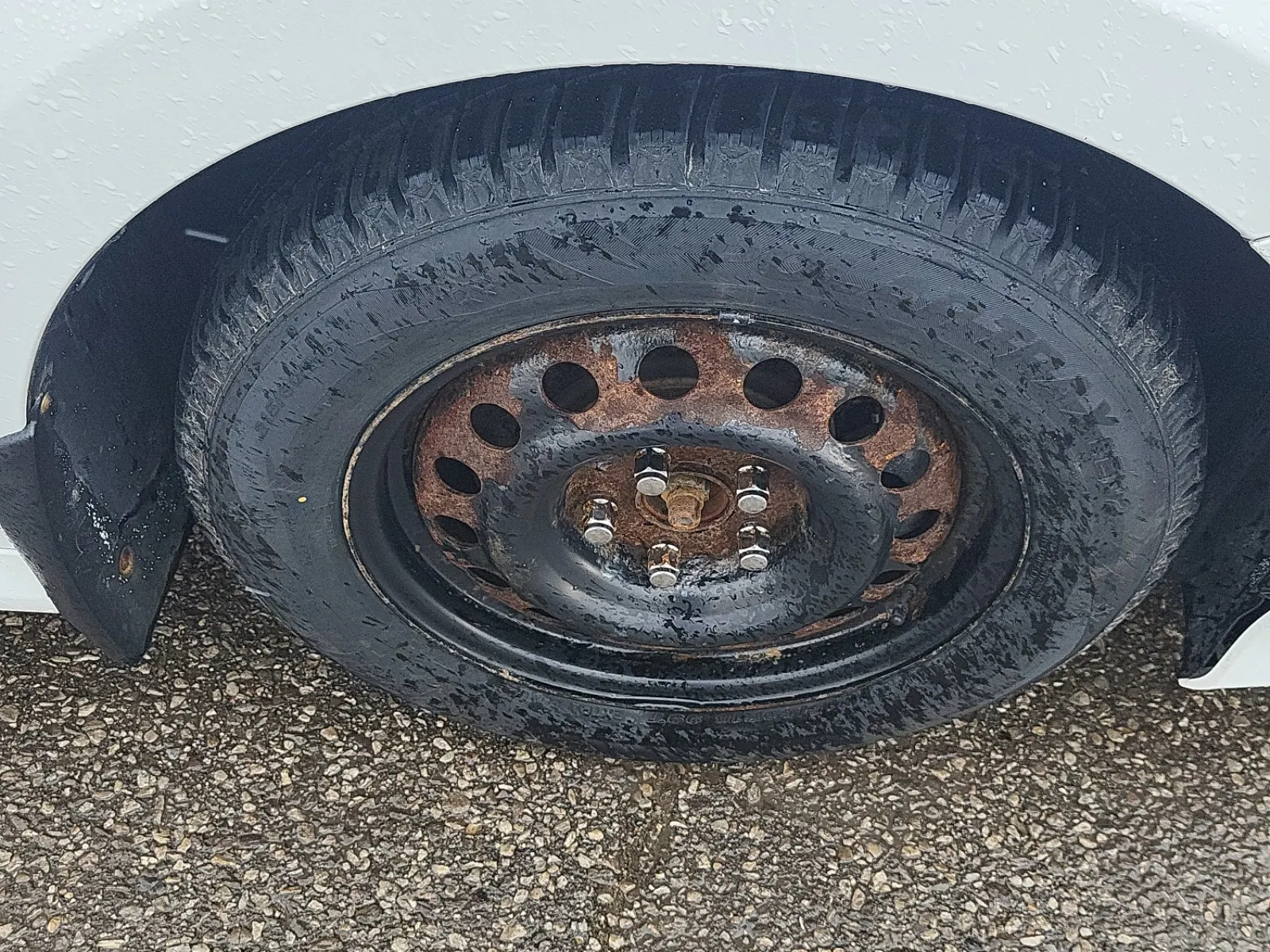 Right Front Wheel/Tire Photo