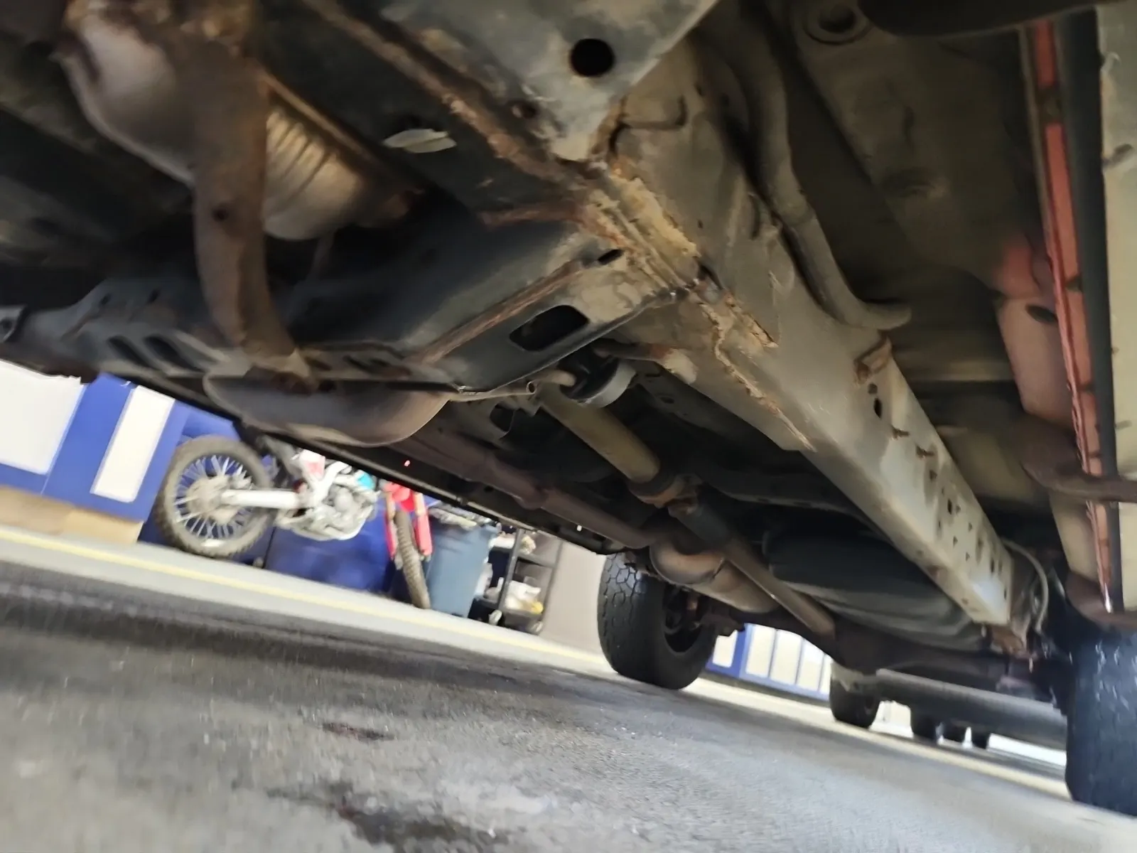 Undercarriage - Driver Photo