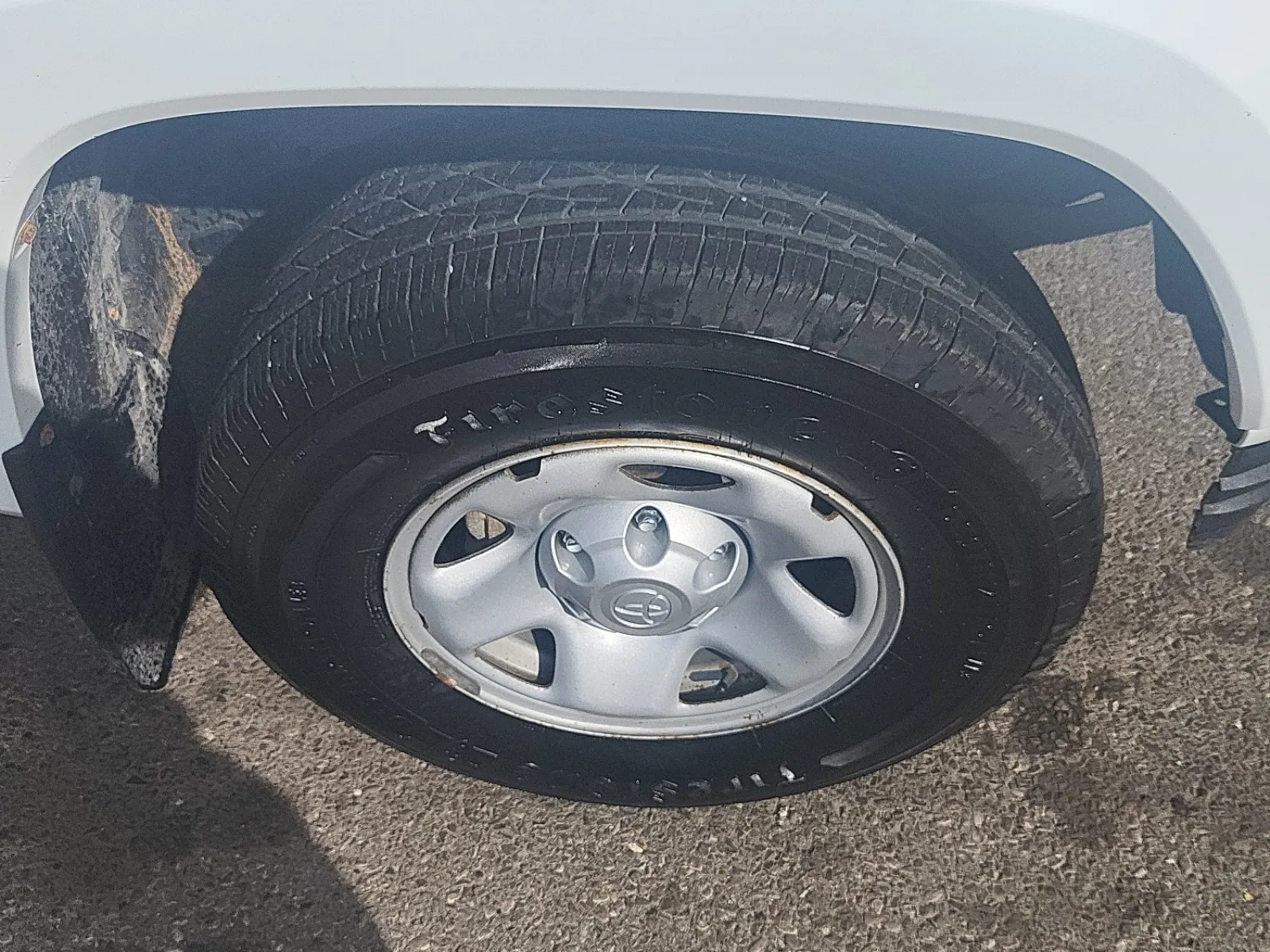 Right Front Wheel/Tire Photo
