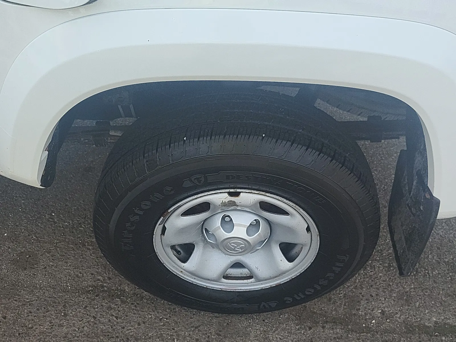 Left Rear Wheel/Tire Photo