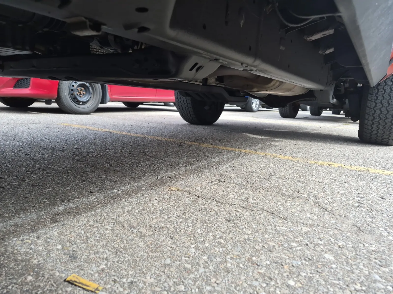 Undercarriage - Driver Photo