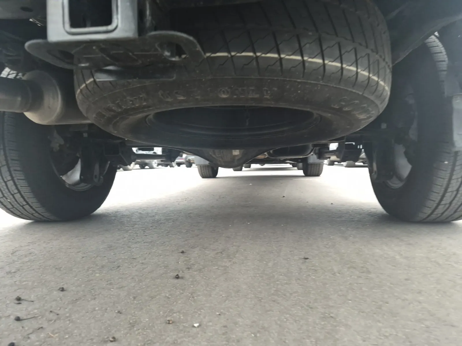 Undercarriage - Rear Photo