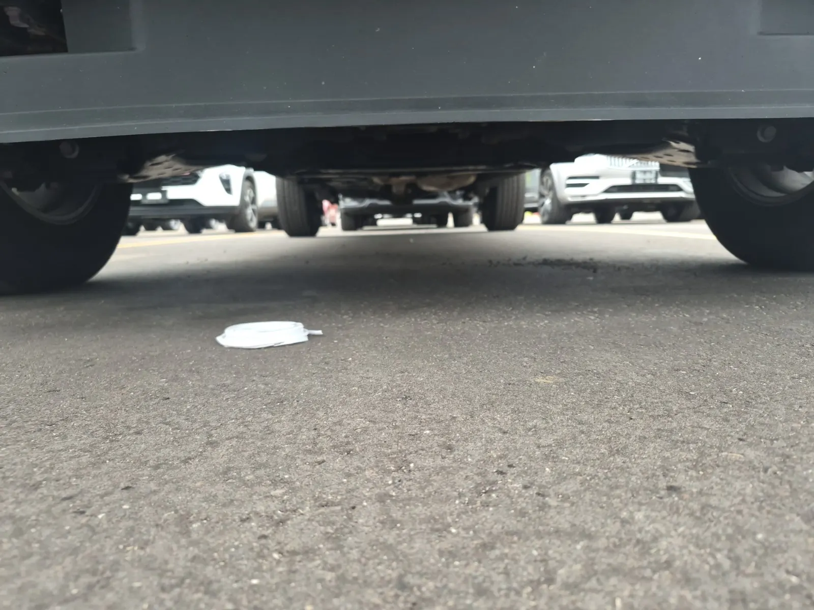 Undercarriage - Front Photo