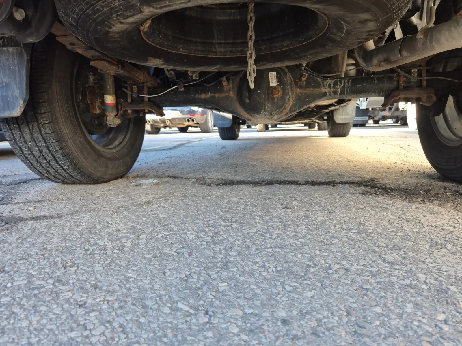 Undercarriage - Rear Photo