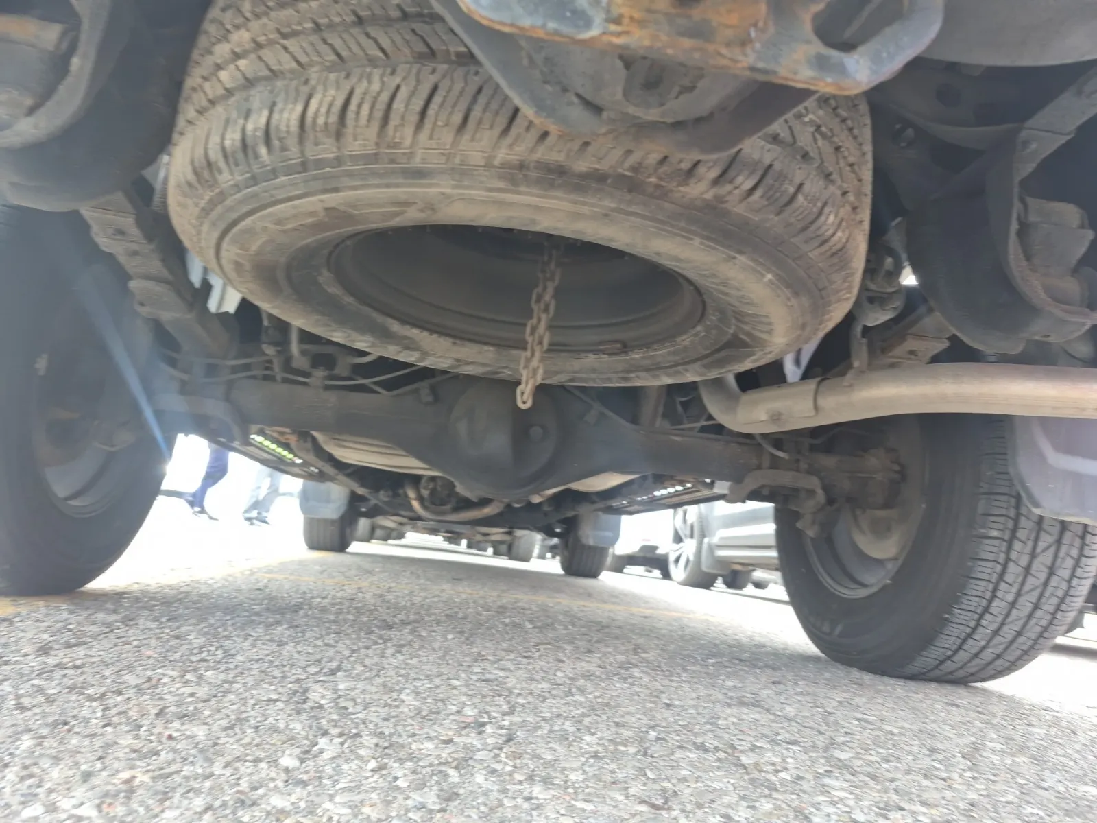 Undercarriage - Rear Photo