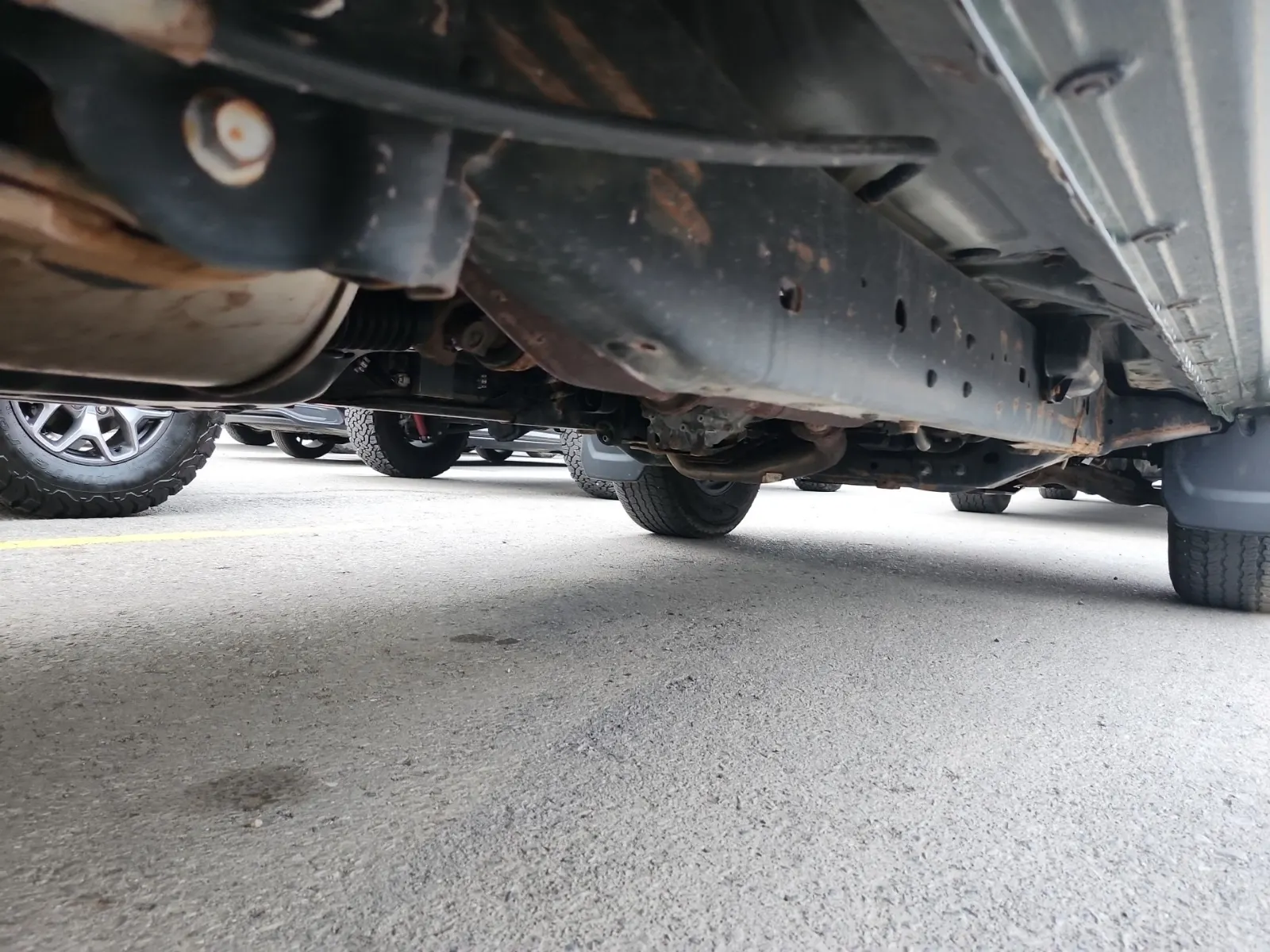 Undercarriage - Passenger Photo