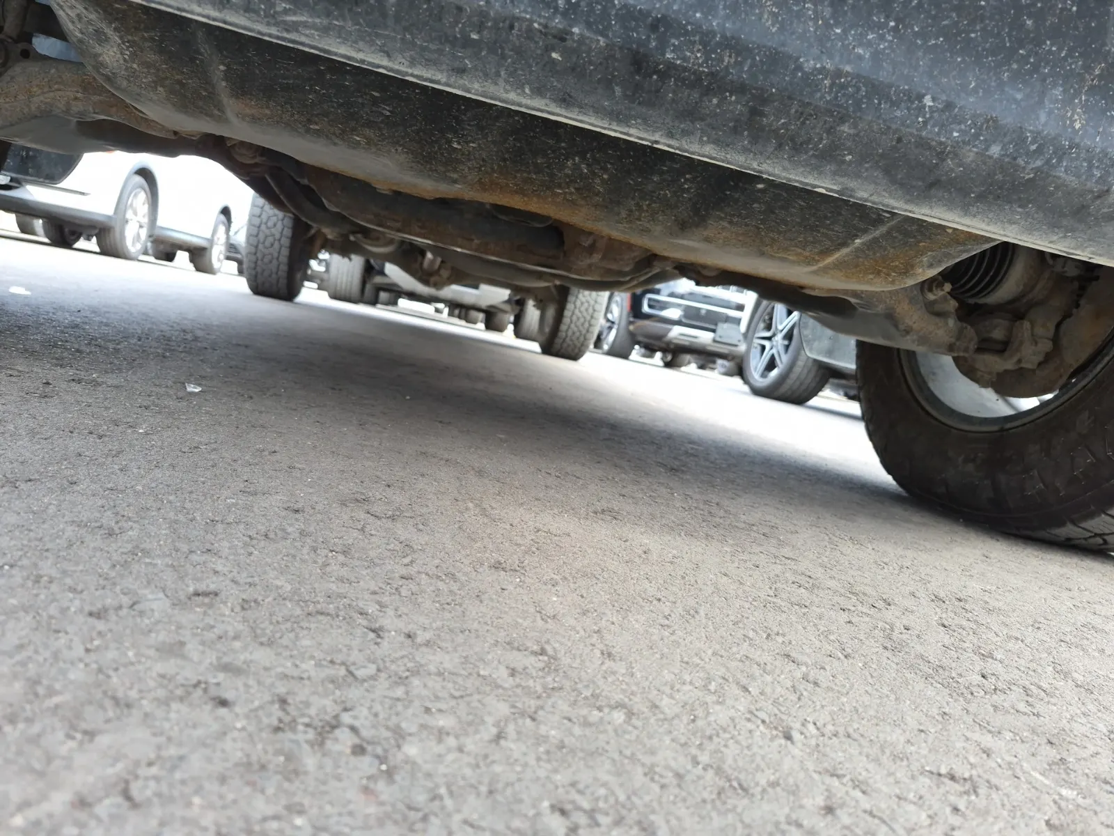 Undercarriage - Front Photo