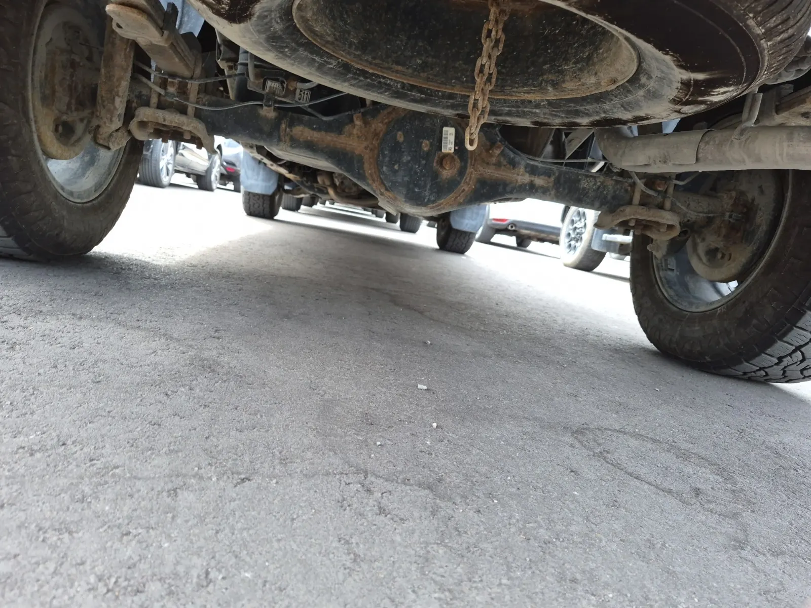 Undercarriage - Rear Photo