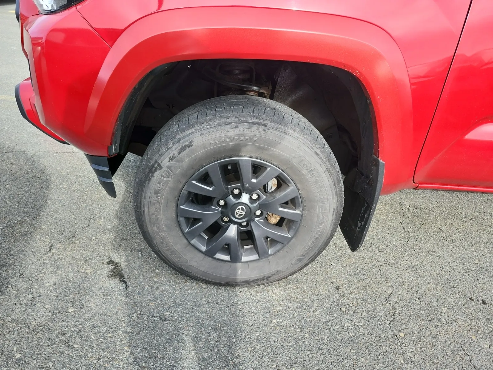 Front driver wheel/tire photo