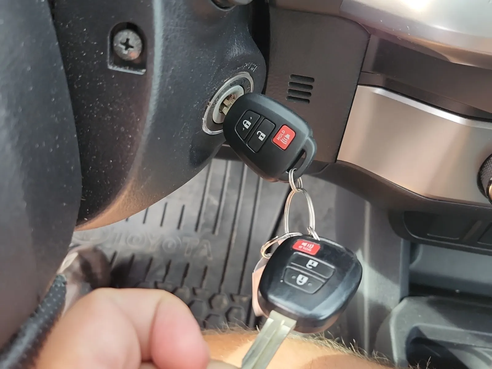 Keys/Fobs/Manual Photo