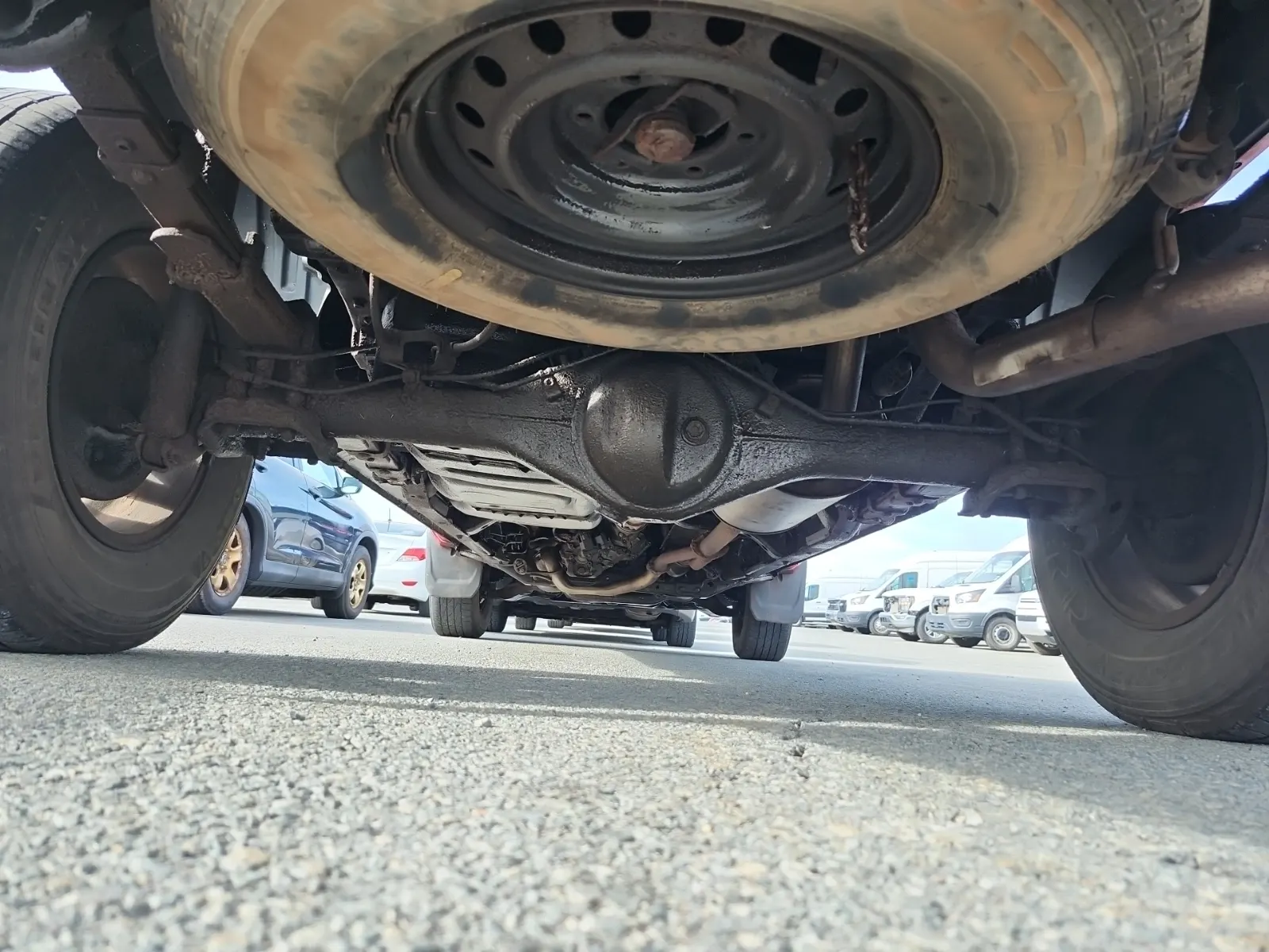 Undercarriage - Rear Photo