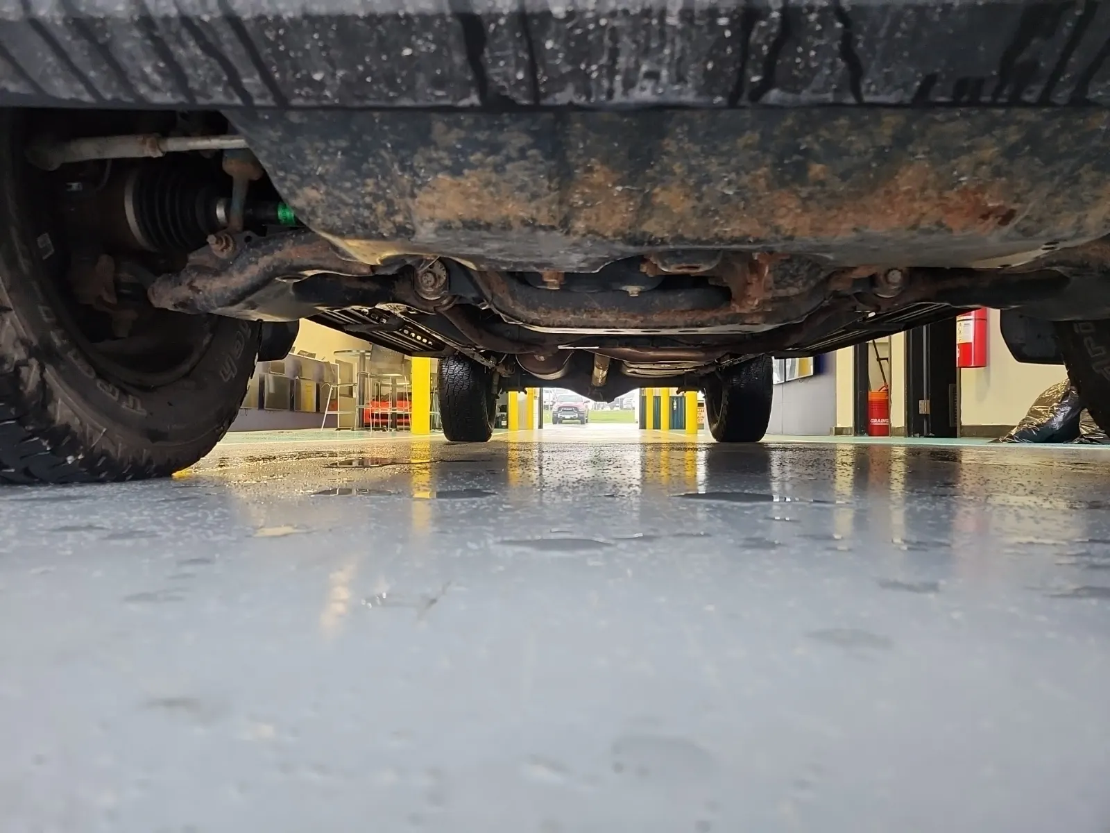 Undercarriage - Front Photo