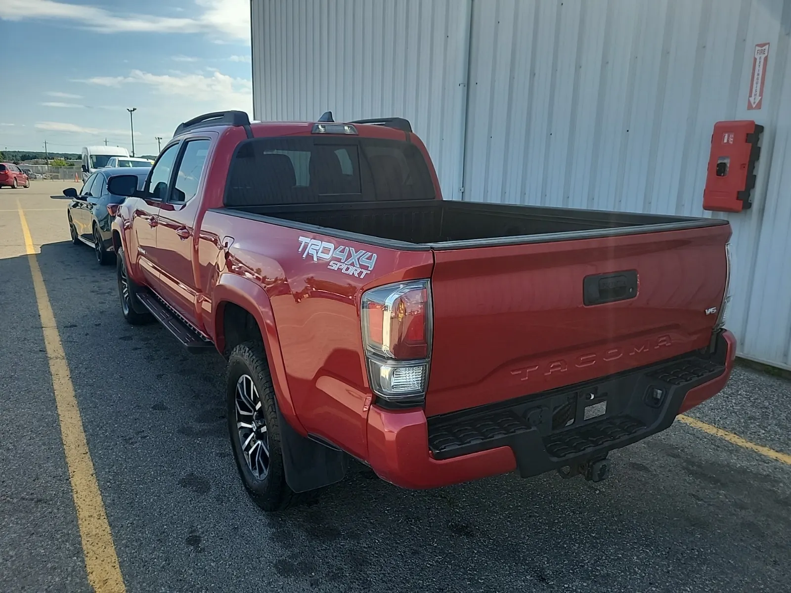 Driver Rear 3/4 Photo