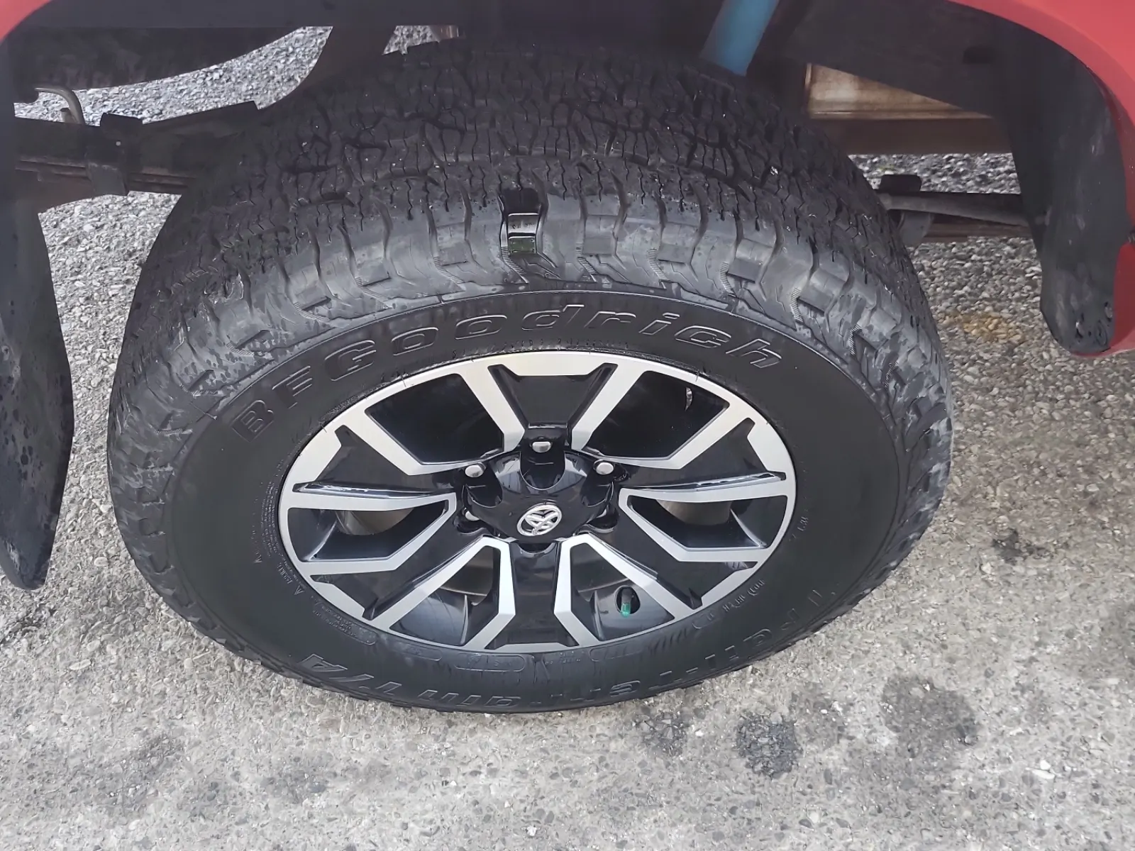 Right Rear Wheel/Tire Photo