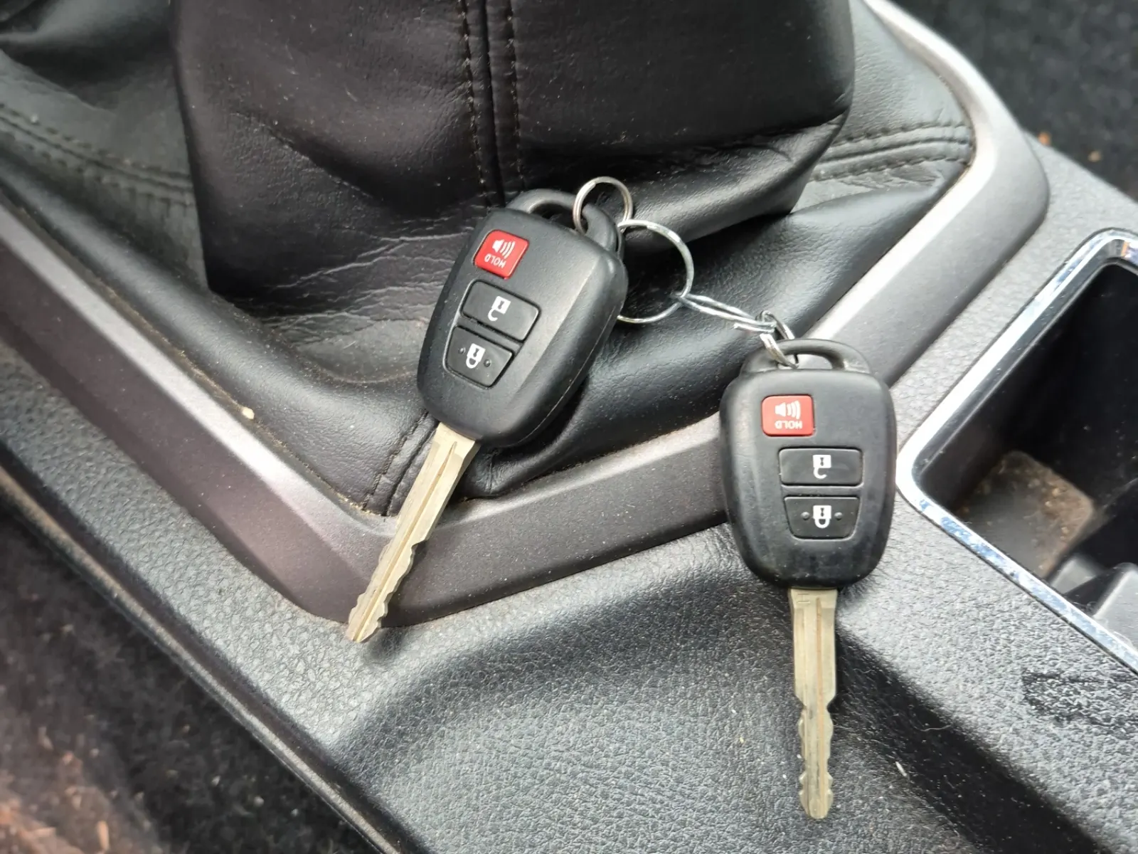 Keys/Fobs/Manual Photo