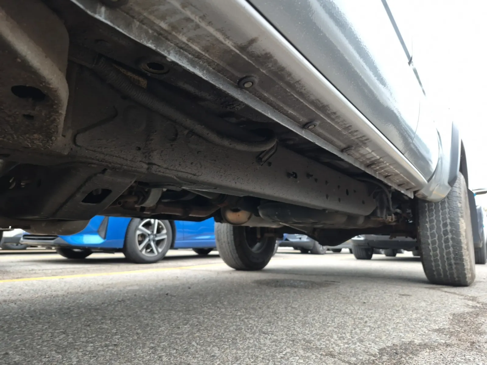 Undercarriage - Driver Photo