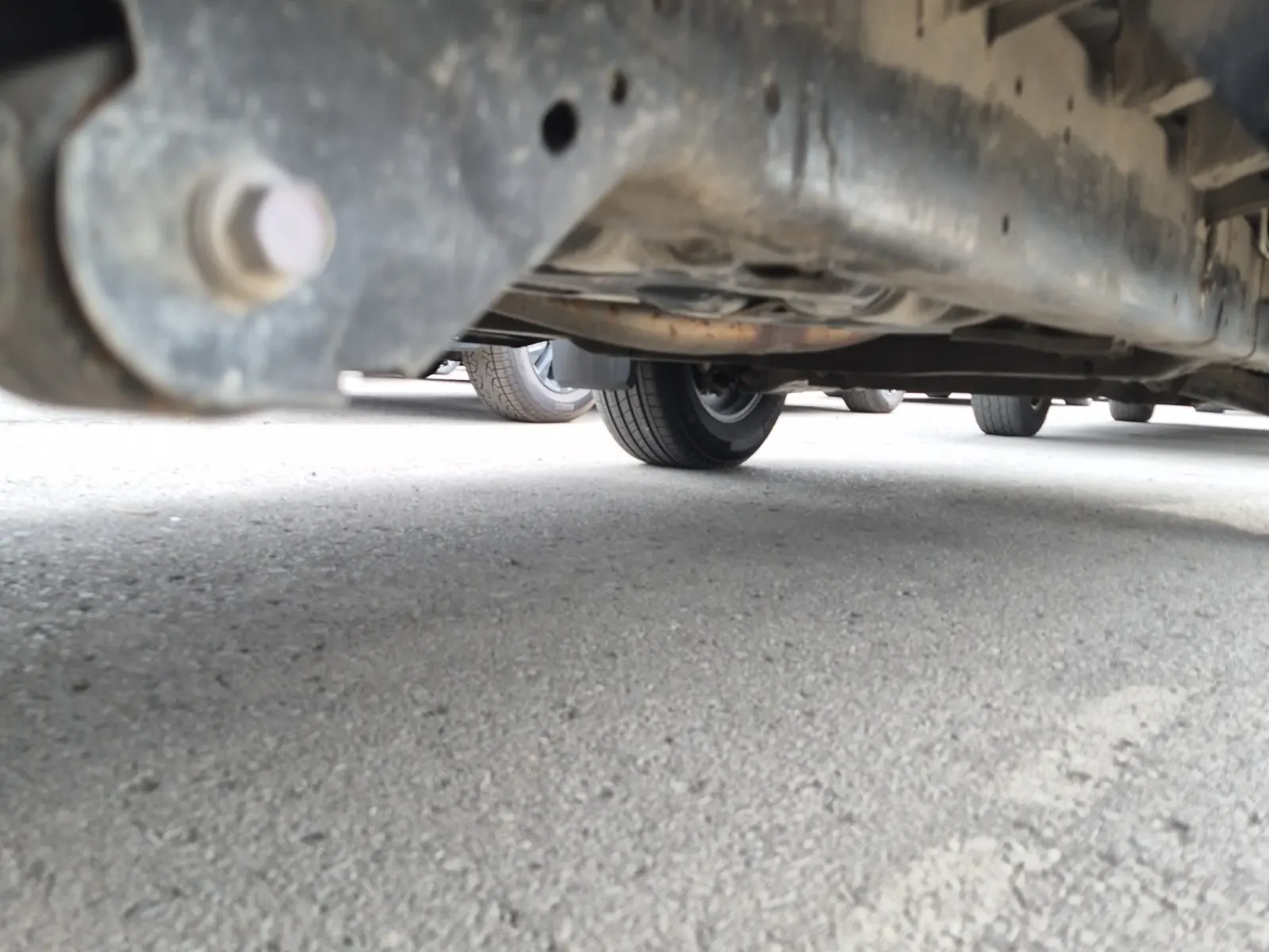 Undercarriage - Passenger Photo