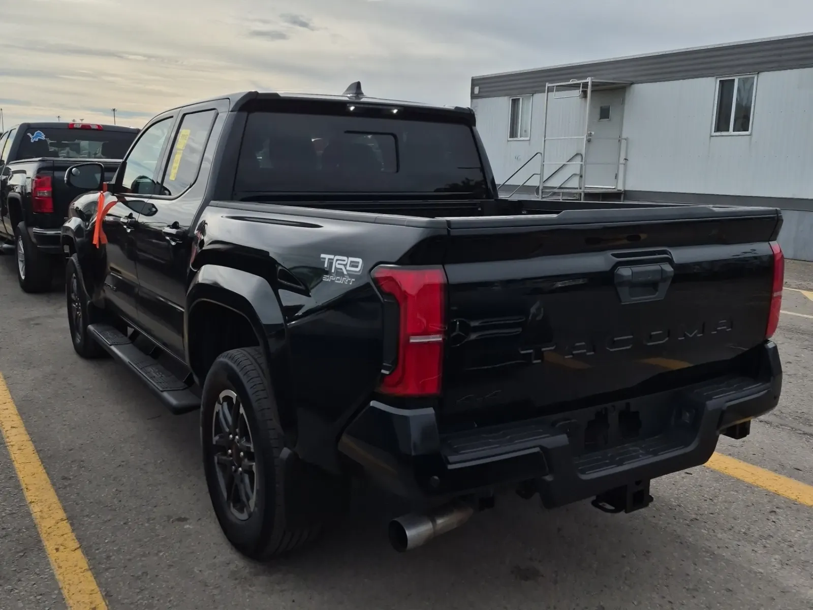Driver Rear 3/4 Photo