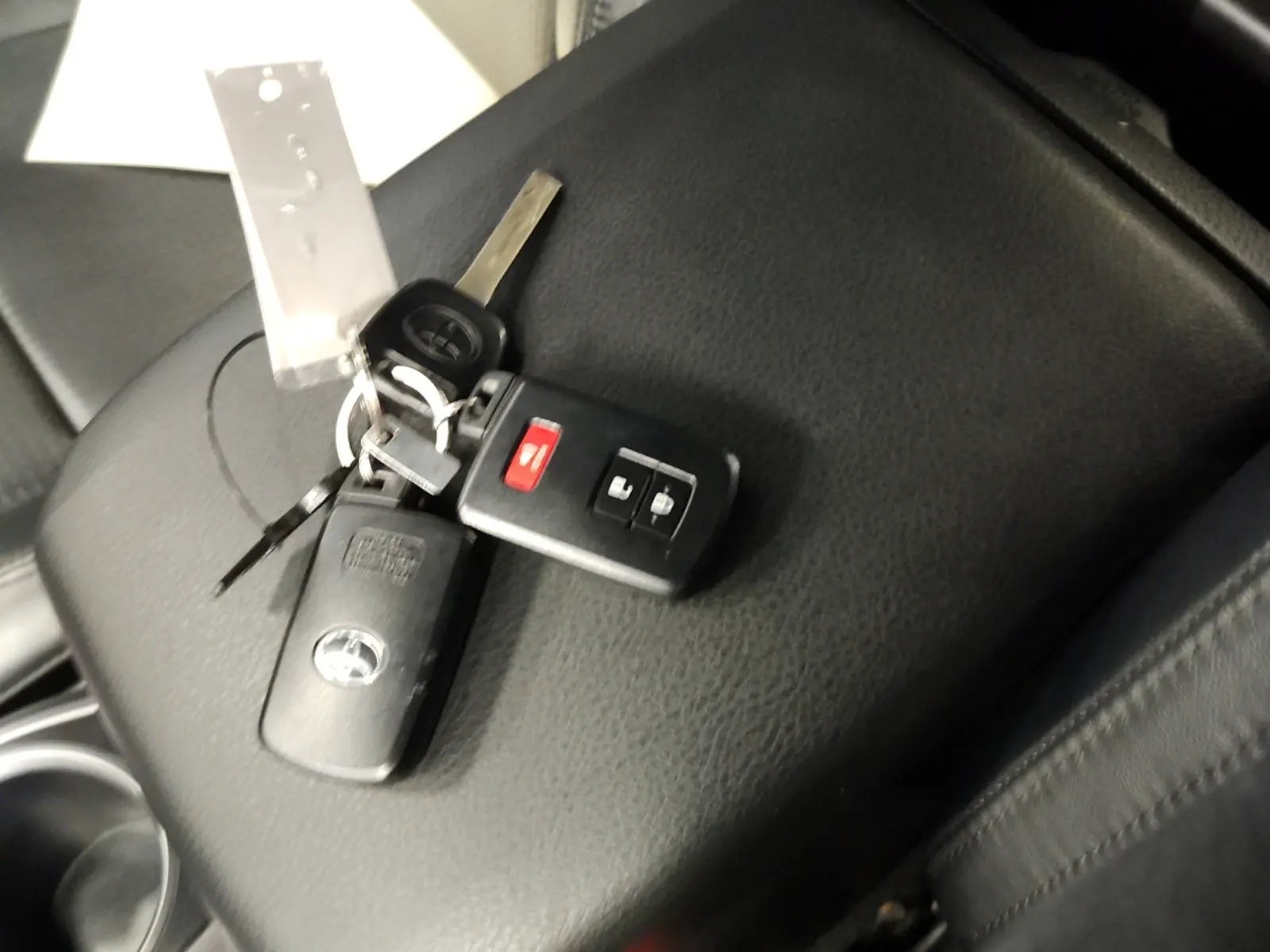 Keys/Fobs/Manual Photo