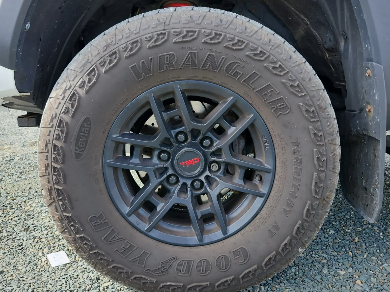 Front driver wheel/tire photo
