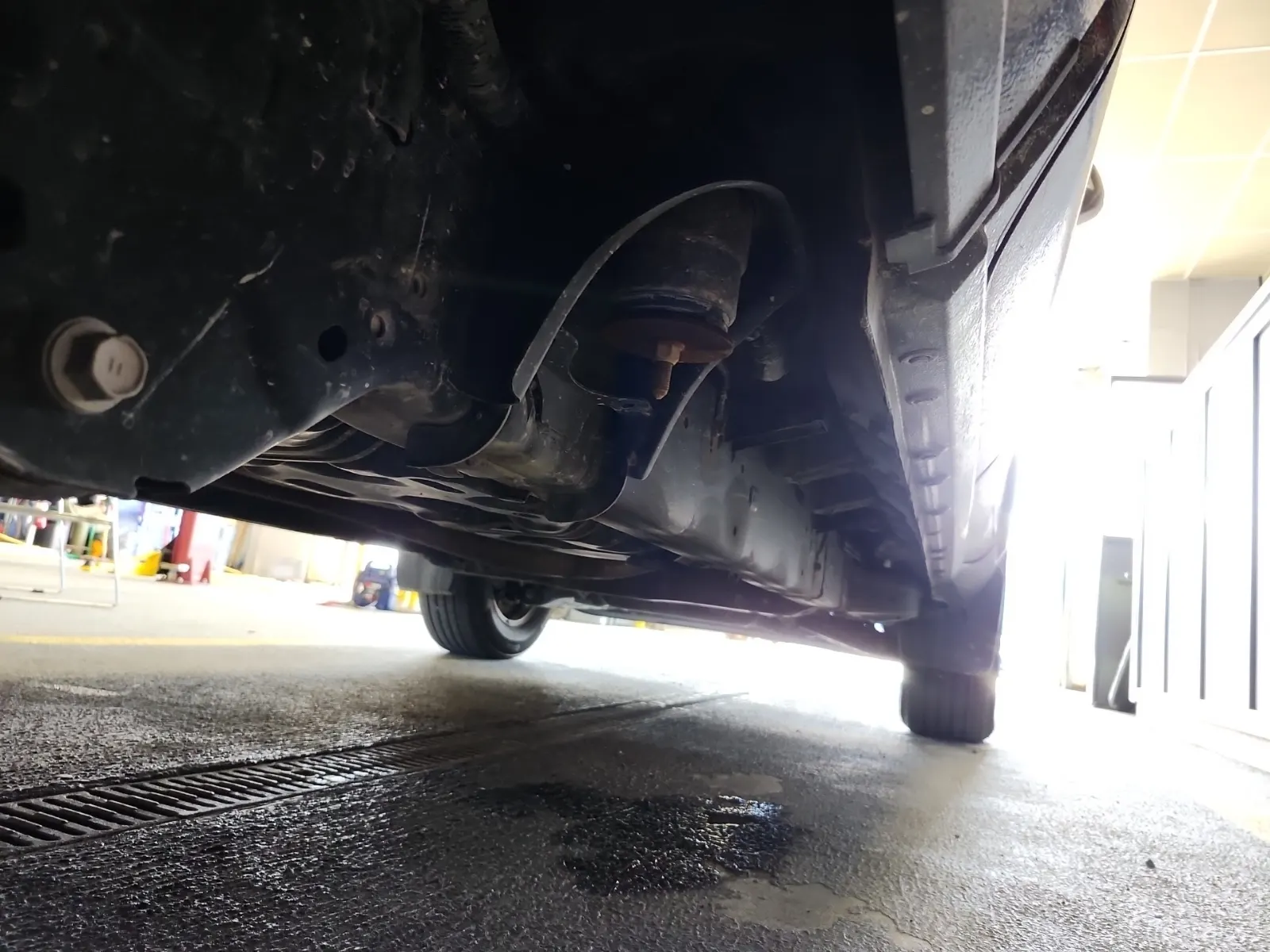 Undercarriage - Passenger Photo