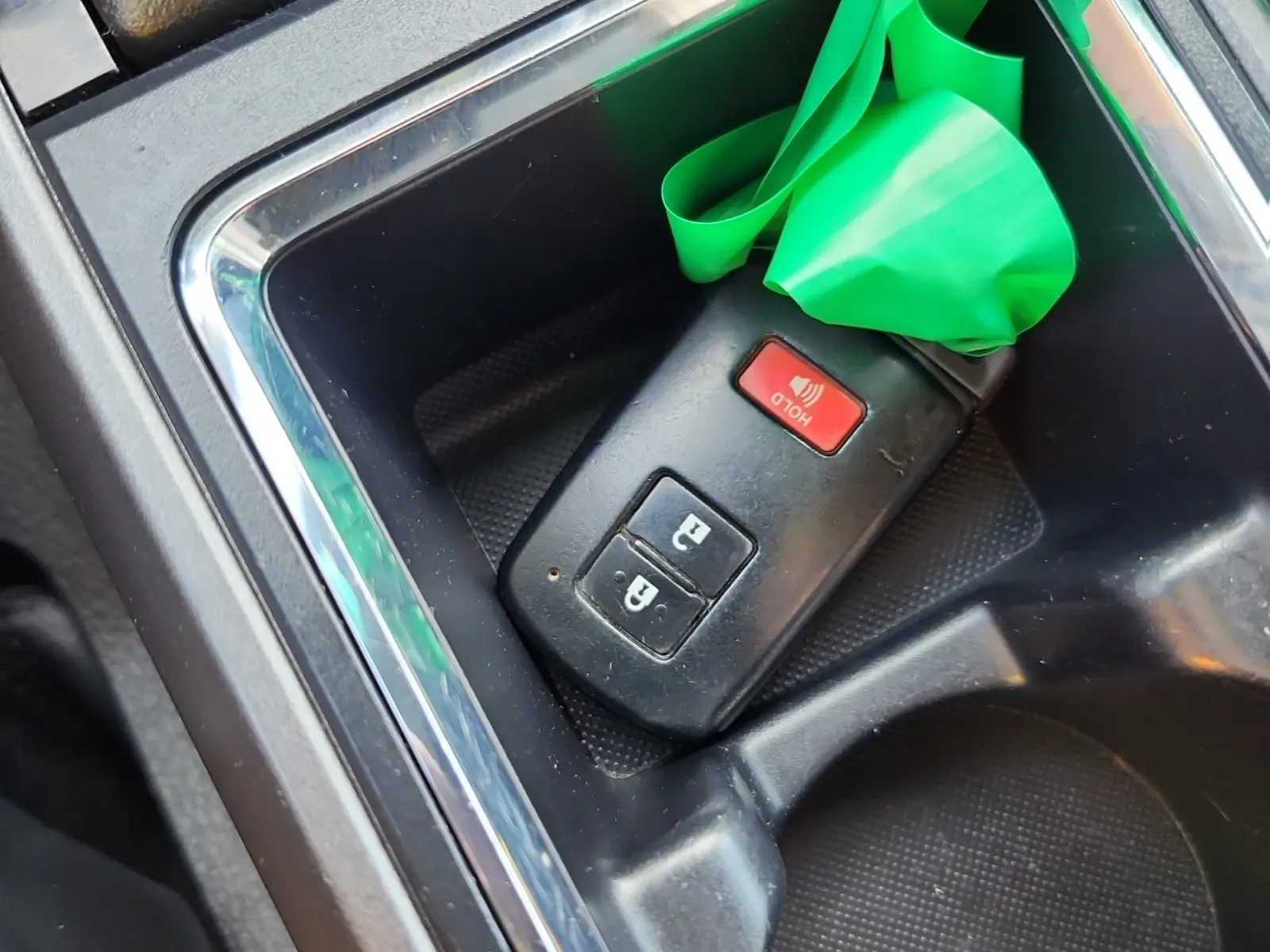 Keys/Fobs/Manual Photo