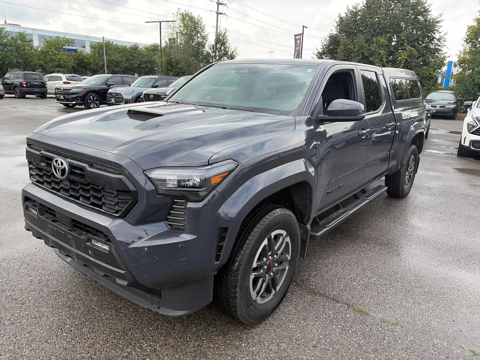 3/4 Front (Main image)