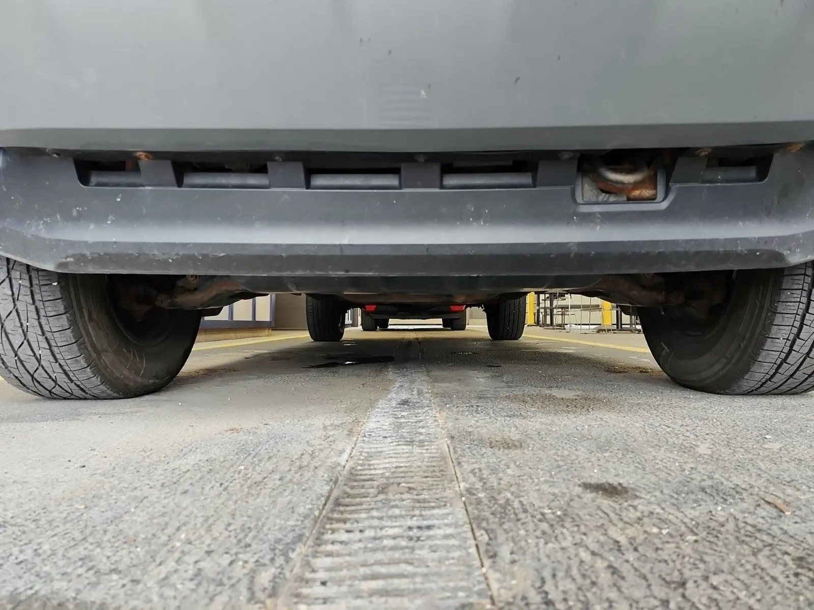 Undercarriage - Front Photo