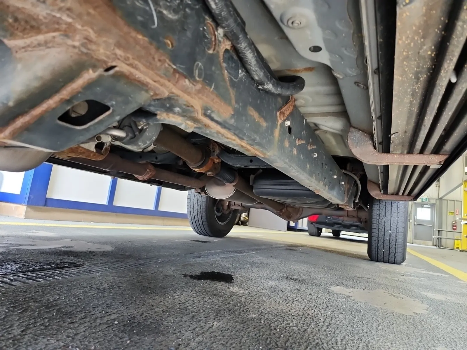 Undercarriage - Driver Photo